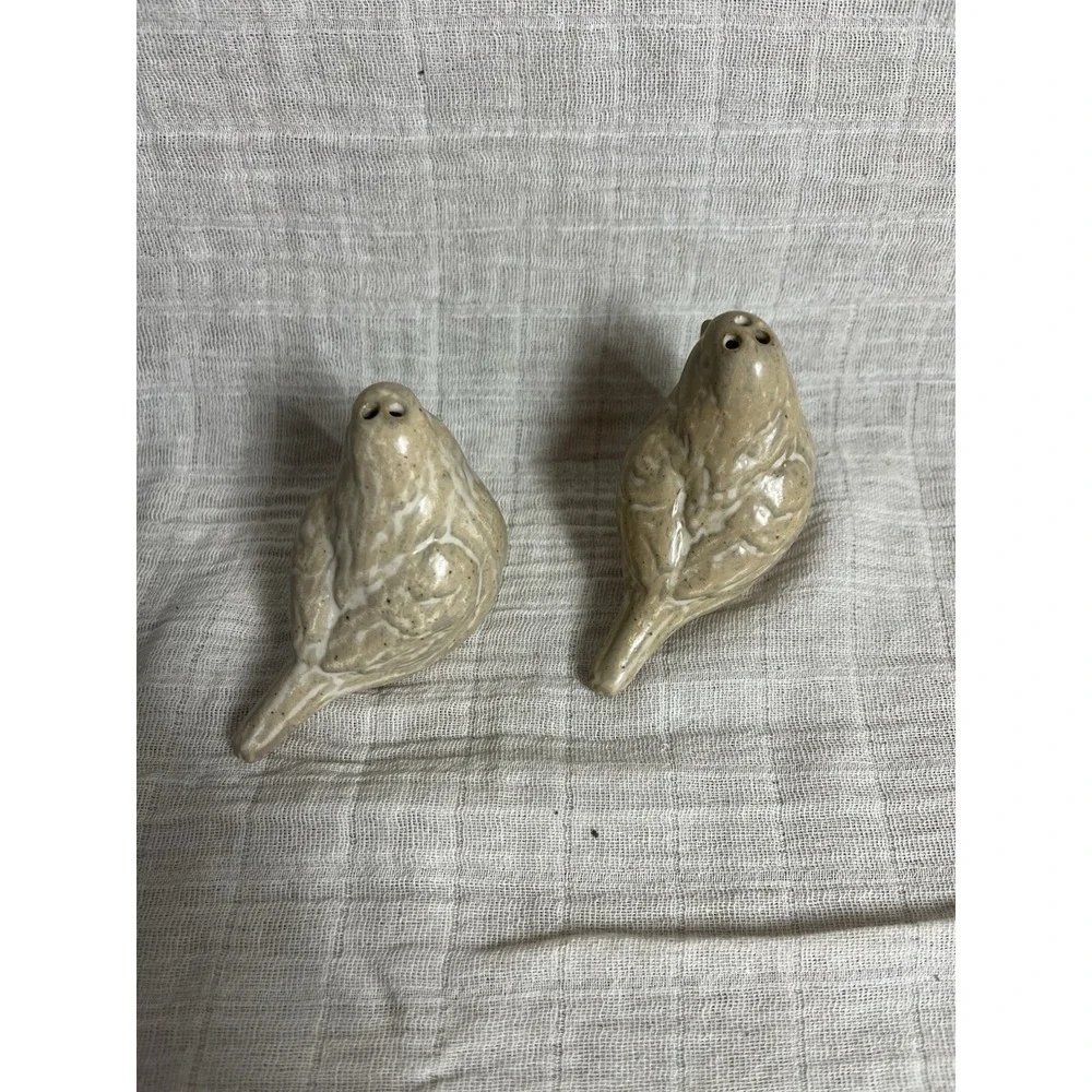 The Bridge Collection‎ Song Bird Salt And Pepper Shakers 2.5 In Speckled Tan